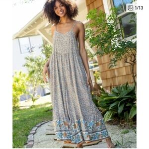 Natural Life Floral Blue Jumper Size M. Super Cute!